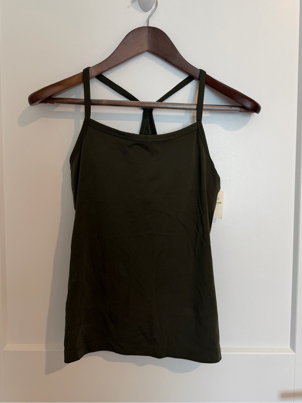 OFFLINE By Aerie The Hugger Tank Top Green - Size M, NWT, Built in Bra